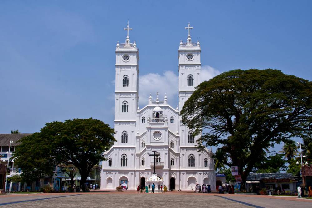 National Shrine Basilica of Our Lady of Ransom Vallarpadam (3).jpg